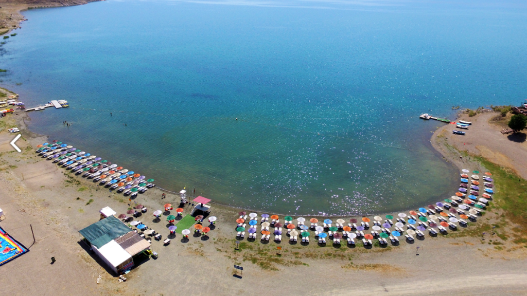  Elazığ Sivrice Hazar Gölü Kamp Alanı
